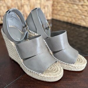 Treasure & Bond Sannibel Platform Gray Leather Wedge Sandals